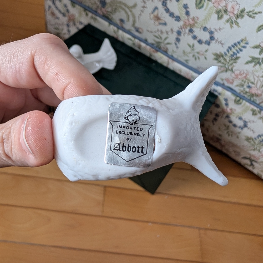 Abbott Chicken Napkin Rings - Picture 12 of 12